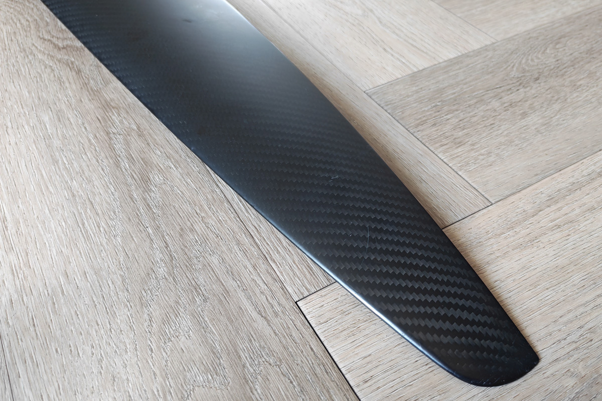 Demo: AXIS FOILS ART PRO 1121 Carbon Front Wing - Afbeelding 6